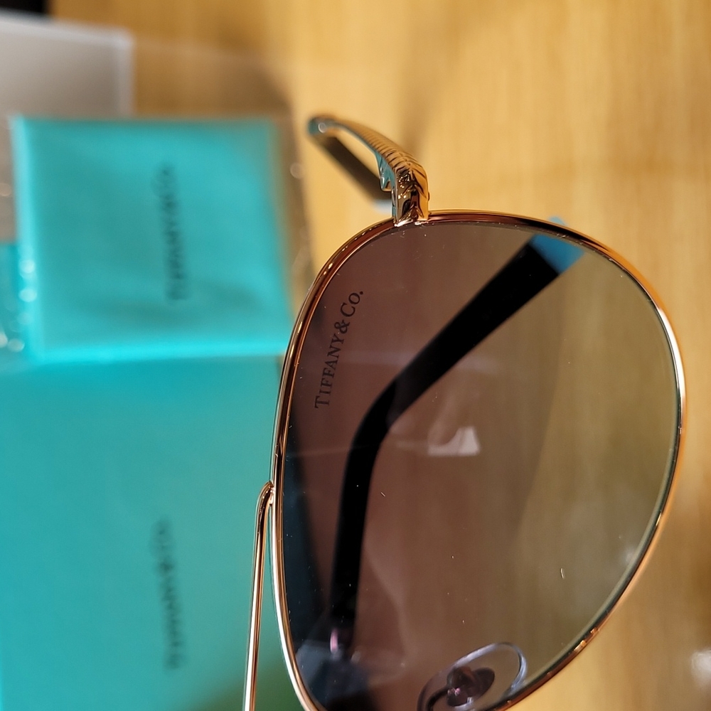 NEW π―% AUTHENTIC AVIATOR TIFFANY&CO. SUNGLASSES πΆπππ - Picture 8 of 8
